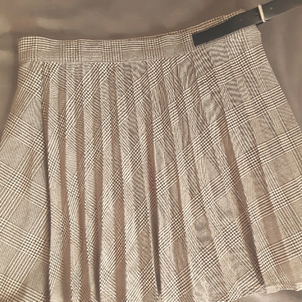Black/tan/brown multi plaid skirt